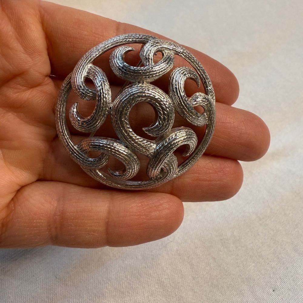 1960s Crown Trifari Swirl Doomed Brooch Party Holiday Glam Silver Brooch